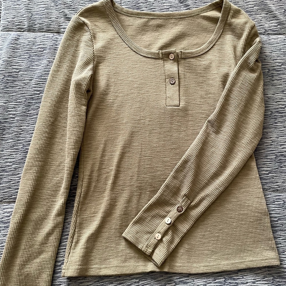 Light Green Long Sleeve Top (light thermal) Size Small